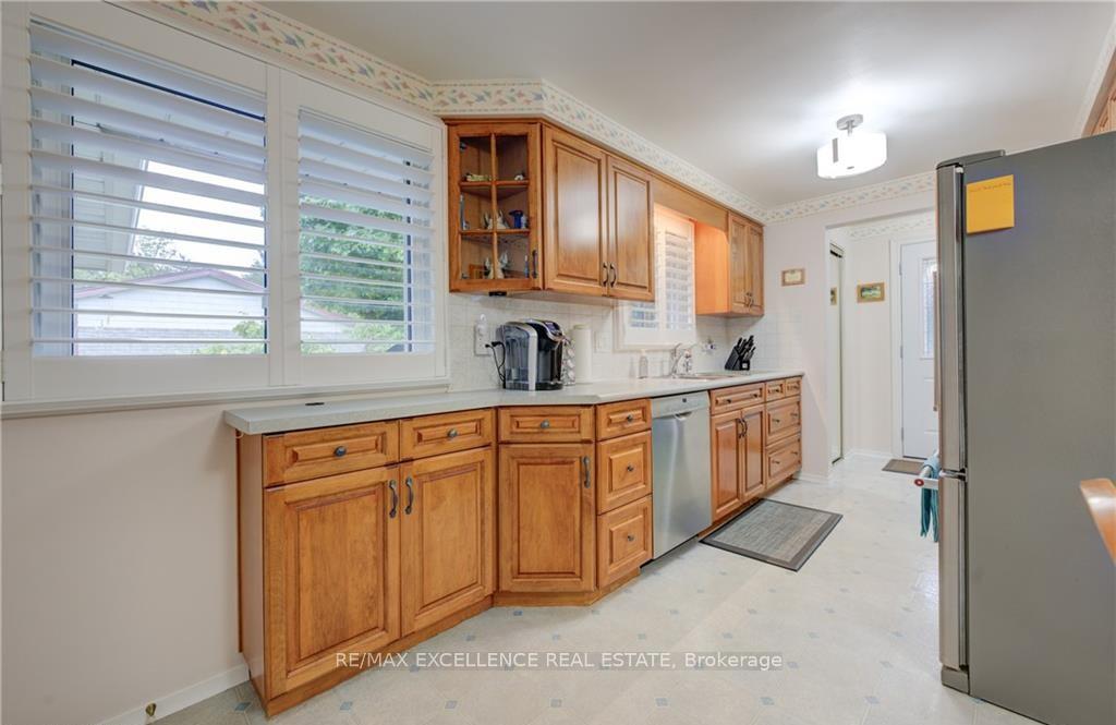 Photo 3 of 131 Gracefield Crescent, Kitchener — HOMEH