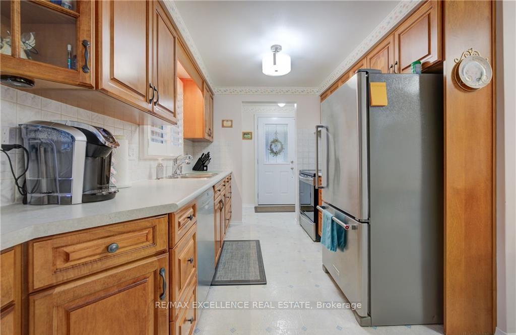 Photo 7 of 131 Gracefield Crescent, Kitchener — HOMEH