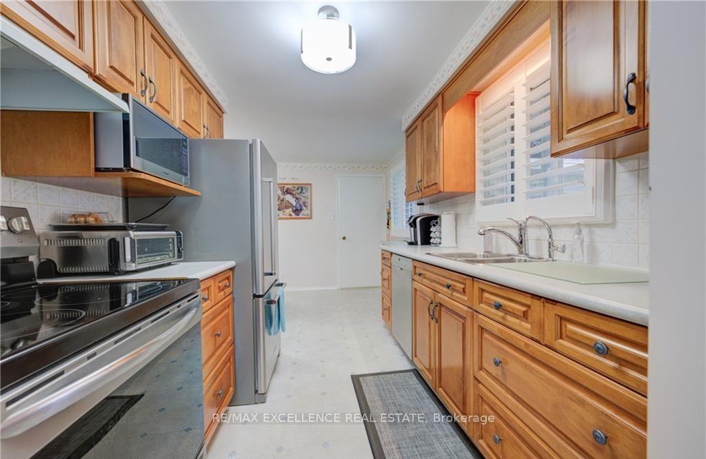 Photo 14 of 131 Gracefield Crescent, Kitchener — HOMEH