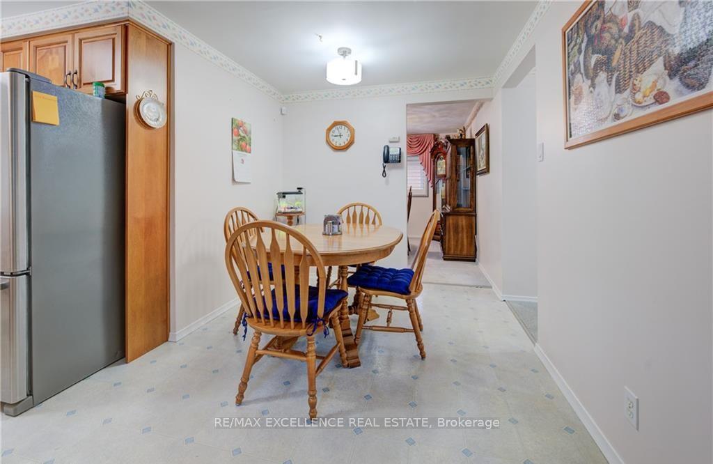 Photo 9 of 131 Gracefield Crescent, Kitchener — HOMEH