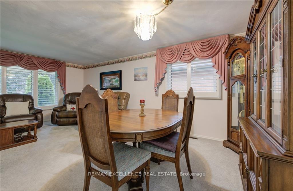 Photo 11 of 131 Gracefield Crescent, Kitchener — HOMEH