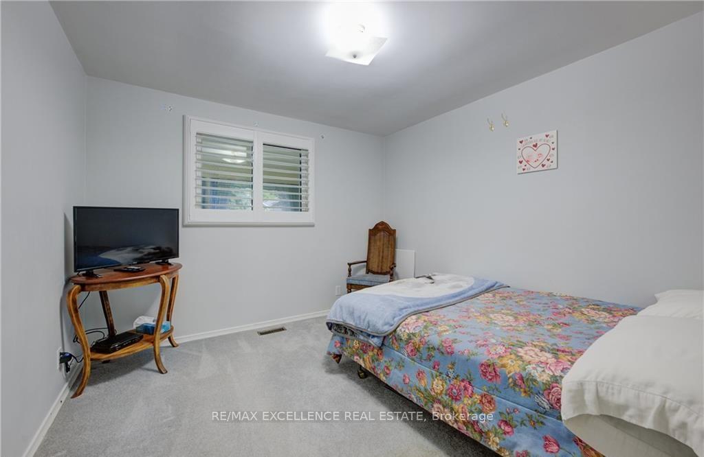 Photo 13 of 131 Gracefield Crescent, Kitchener — HOMEH