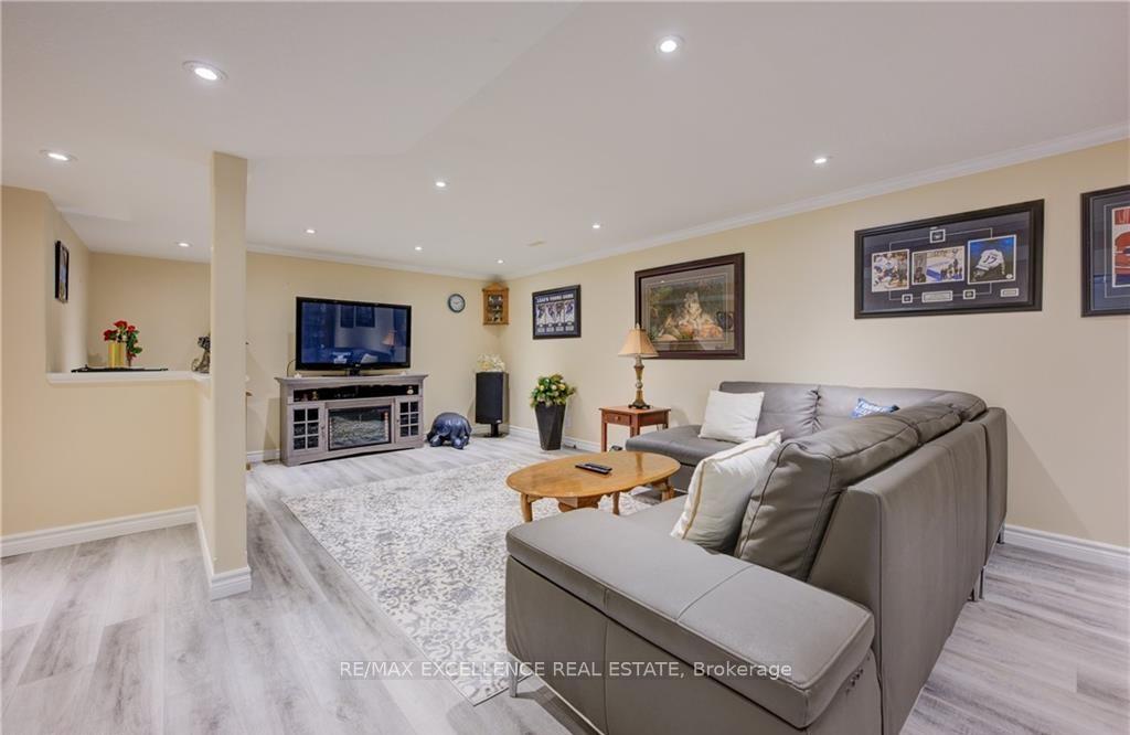 Photo 18 of 131 Gracefield Crescent, Kitchener — HOMEH