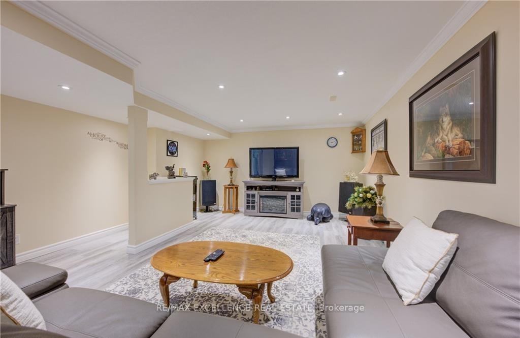 Photo 33 of 131 Gracefield Crescent, Kitchener — HOMEH