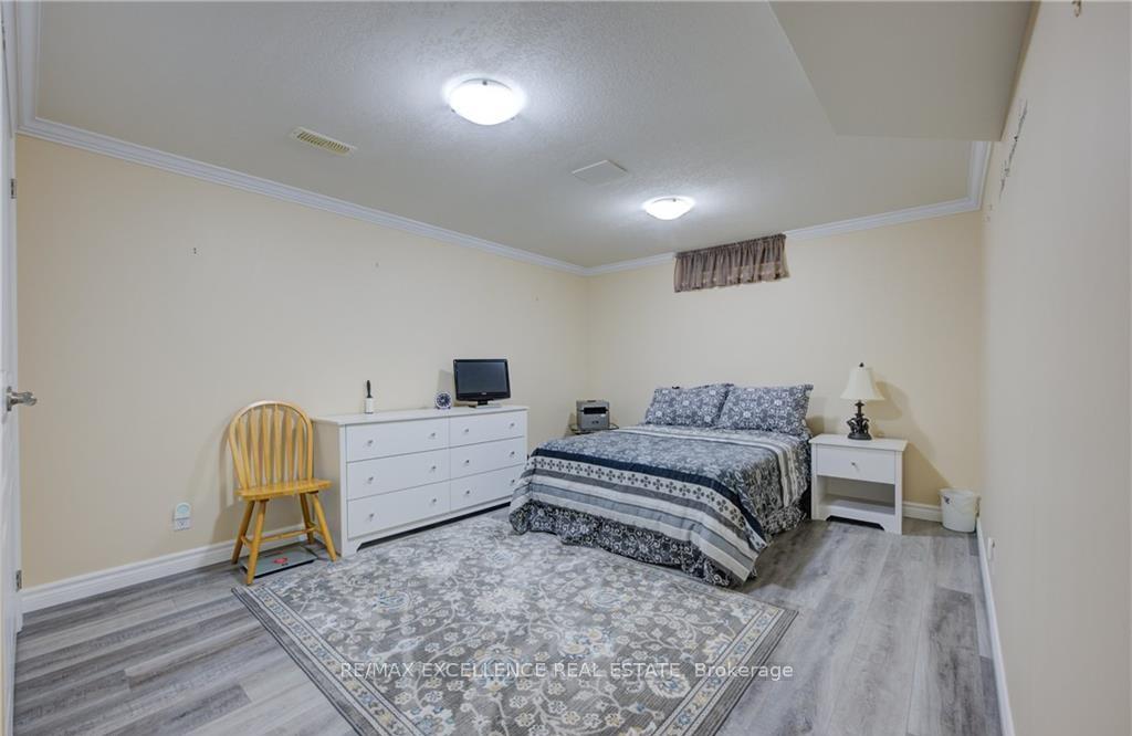 Photo 35 of 131 Gracefield Crescent, Kitchener — HOMEH