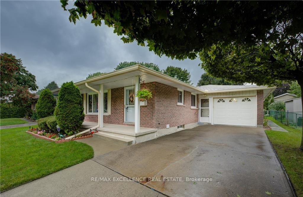 Photo 22 of 131 Gracefield Crescent, Kitchener — HOMEH