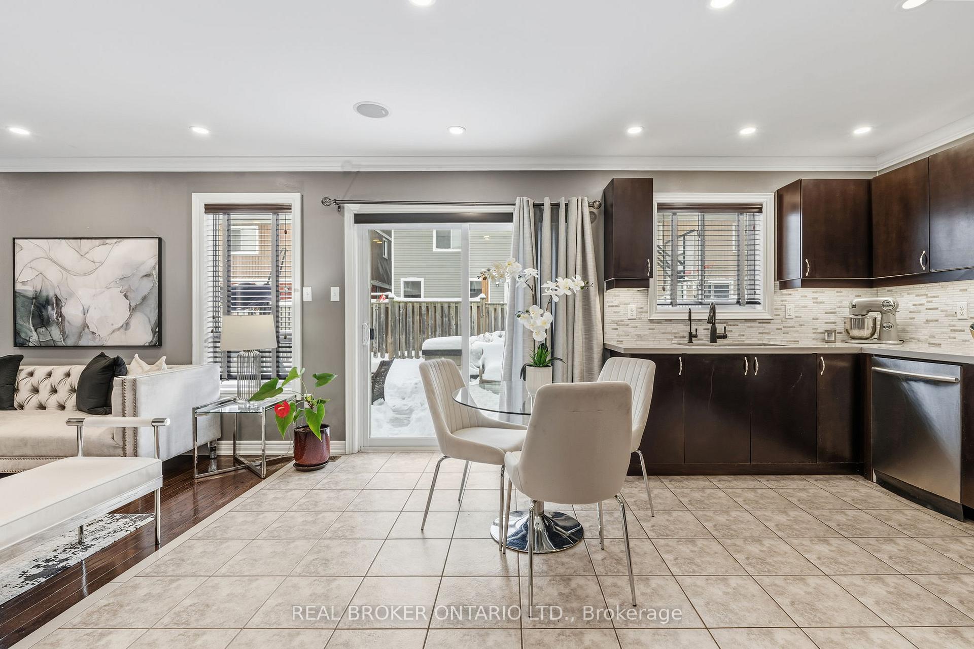 Photo 10 of 1432 Arborwood Drive, Oshawa, Taunton — HOMEH