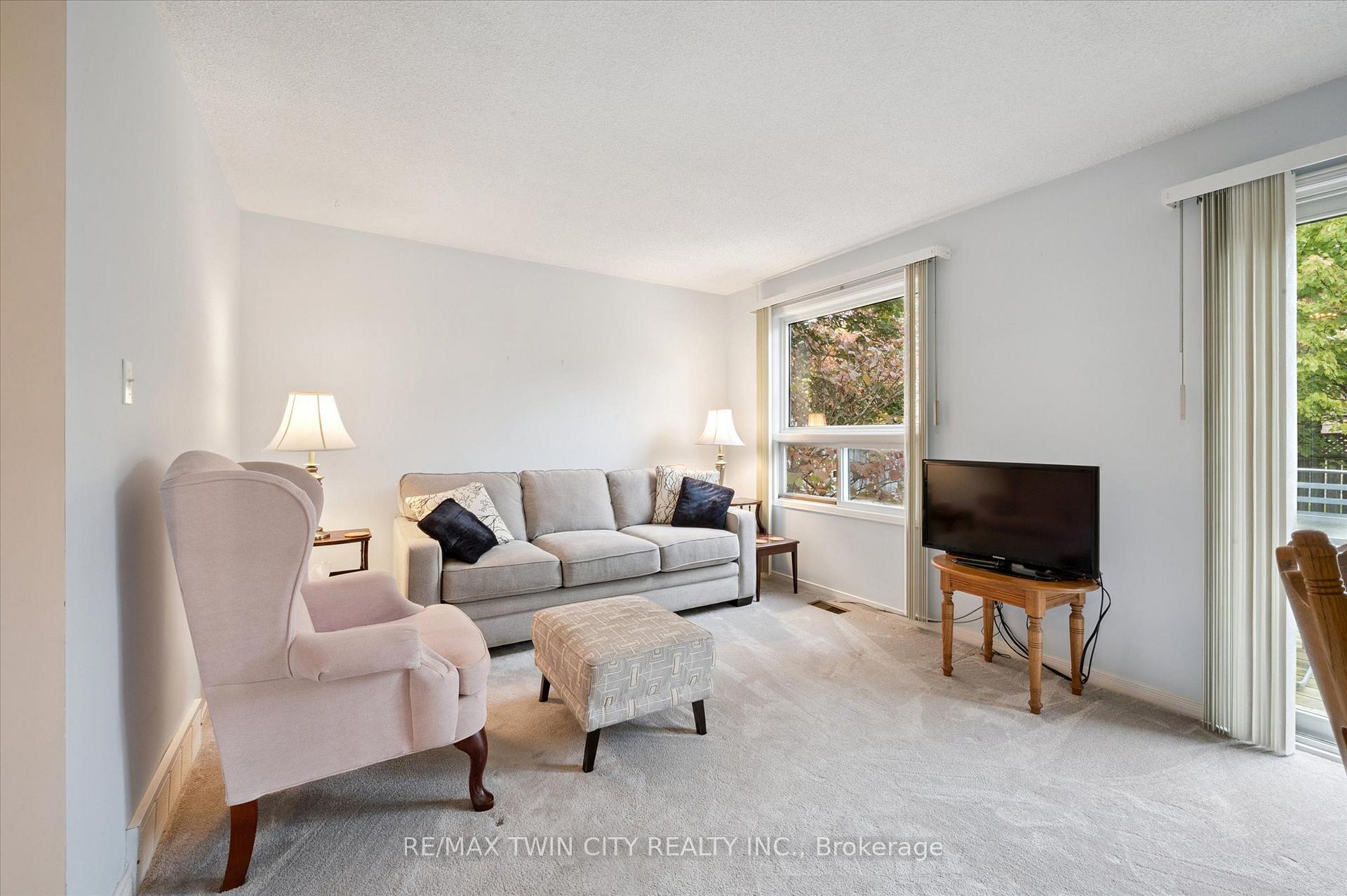 Photo 3 of 66 Benesfort Drive, Kitchener — HOMEH