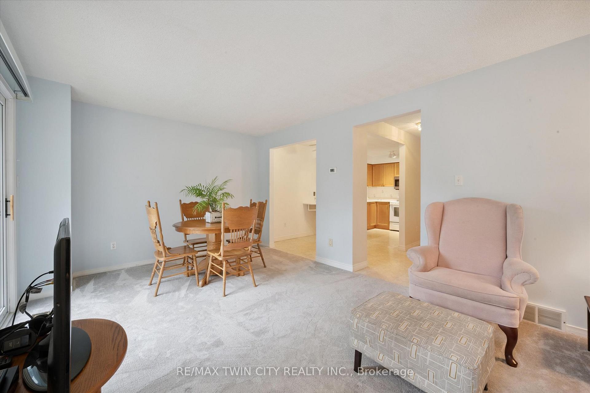 Photo 21 of 66 Benesfort Drive, Kitchener — HOMEH