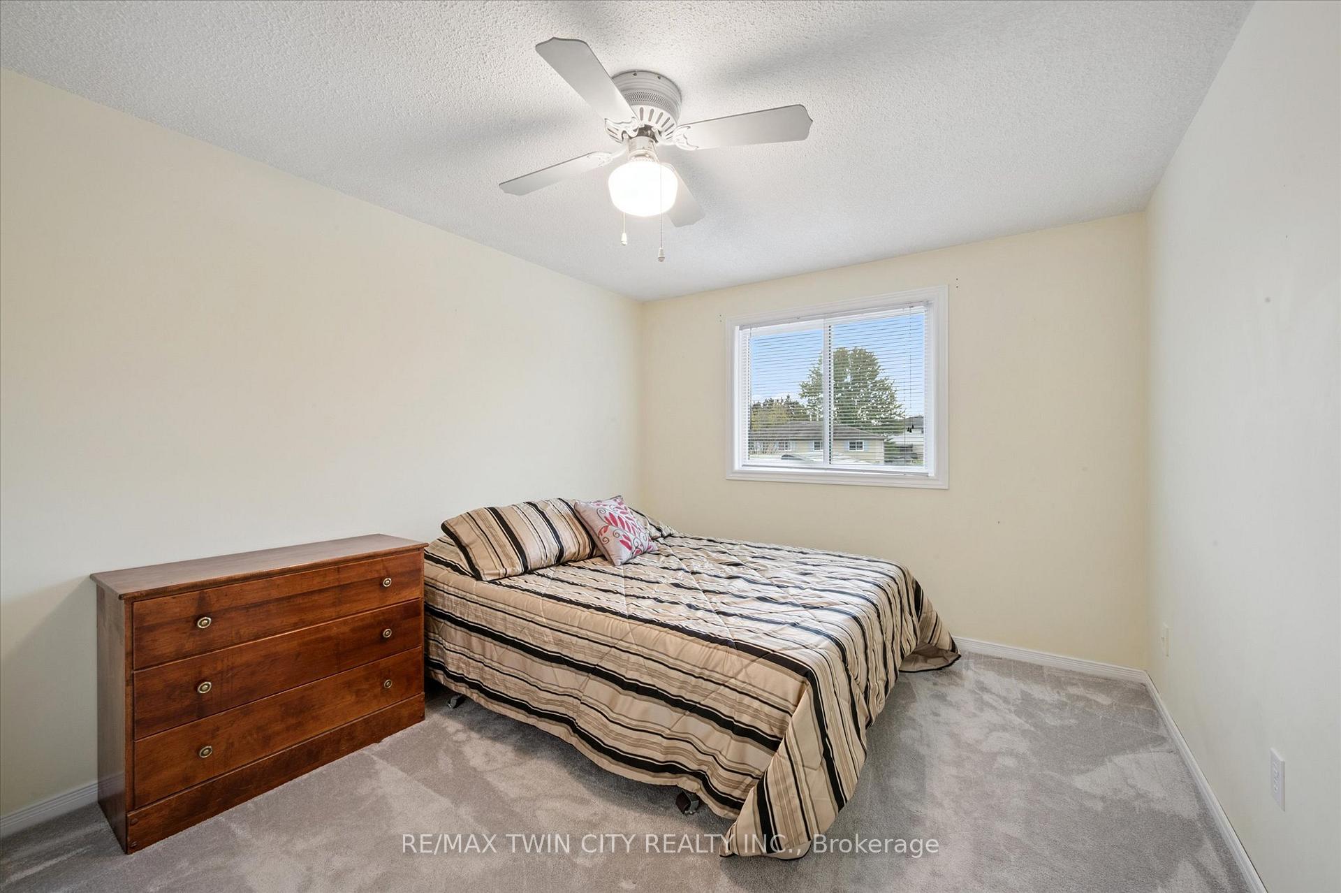 Photo 8 of 66 Benesfort Drive, Kitchener — HOMEH