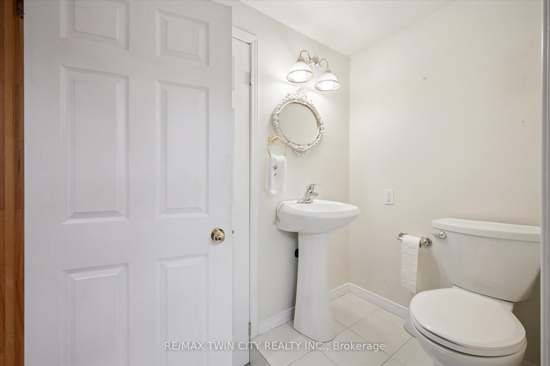 Photo 13 of 66 Benesfort Drive, Kitchener — HOMEH