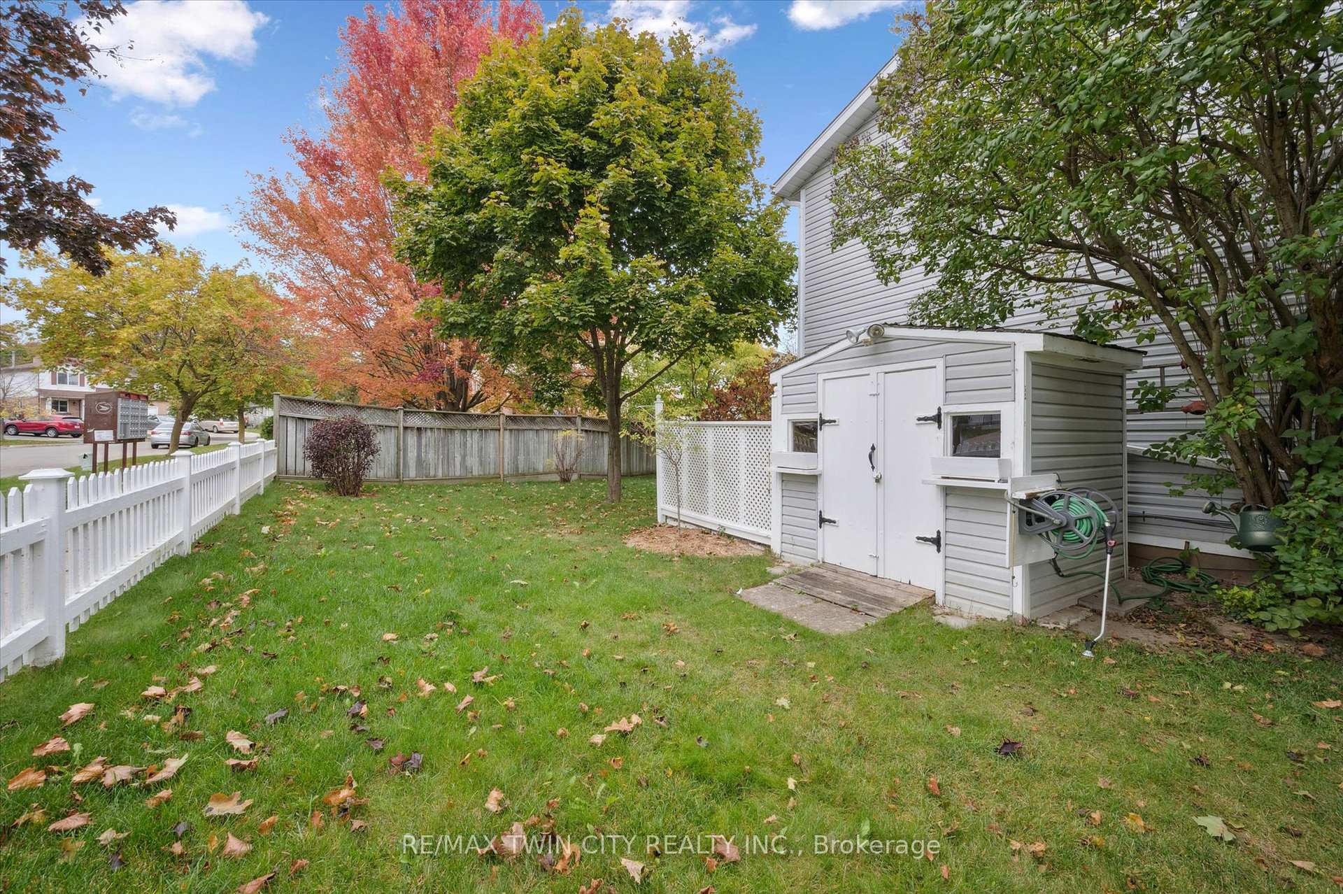 Photo 18 of 66 Benesfort Drive, Kitchener — HOMEH