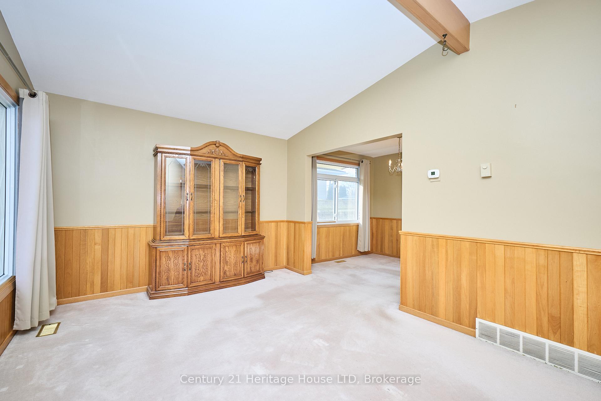 Photo 7 of 55 Windward Street, St. Catharines, Carlton/Bunting — HOMEH
