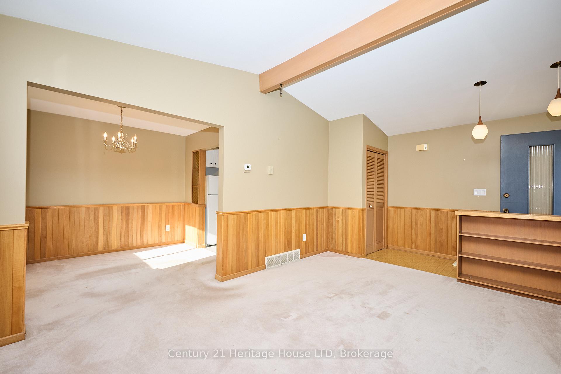 Photo 4 of 55 Windward Street, St. Catharines, Carlton/Bunting — HOMEH