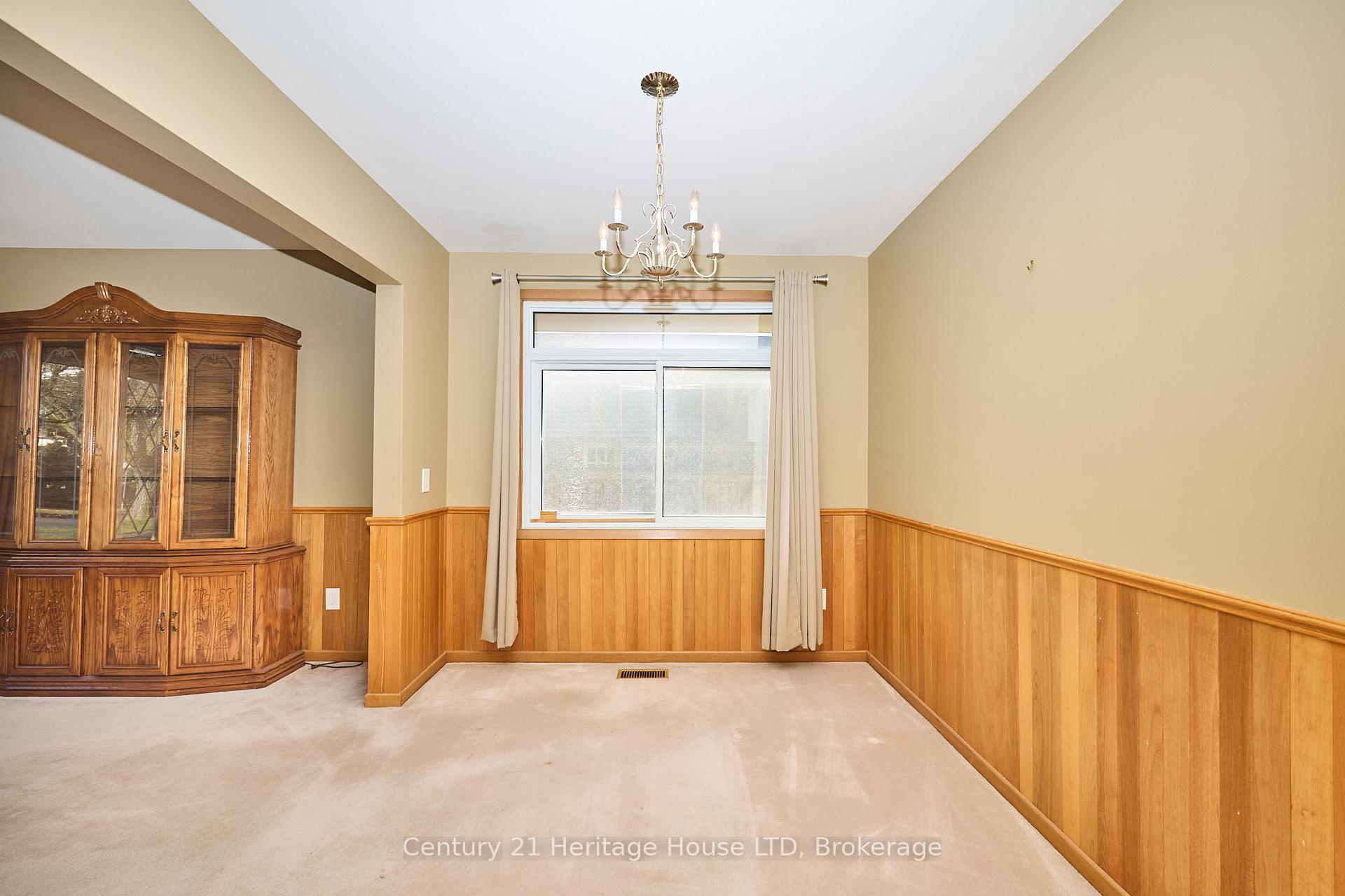 Photo 6 of 55 Windward Street, St. Catharines, Carlton/Bunting — HOMEH
