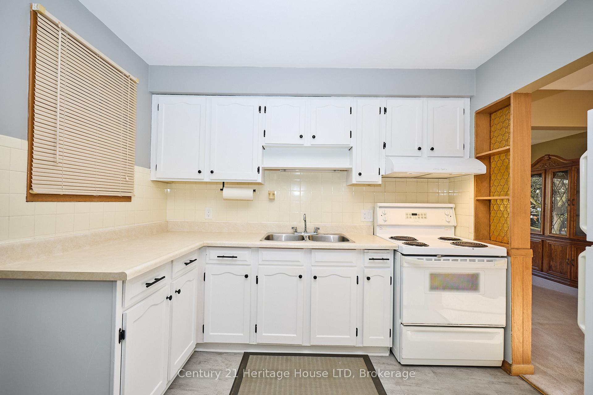 Photo 11 of 55 Windward Street, St. Catharines, Carlton/Bunting — HOMEH