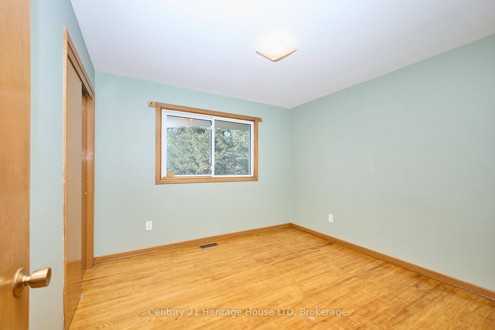 Photo 12 of 55 Windward Street, St. Catharines, Carlton/Bunting — HOMEH