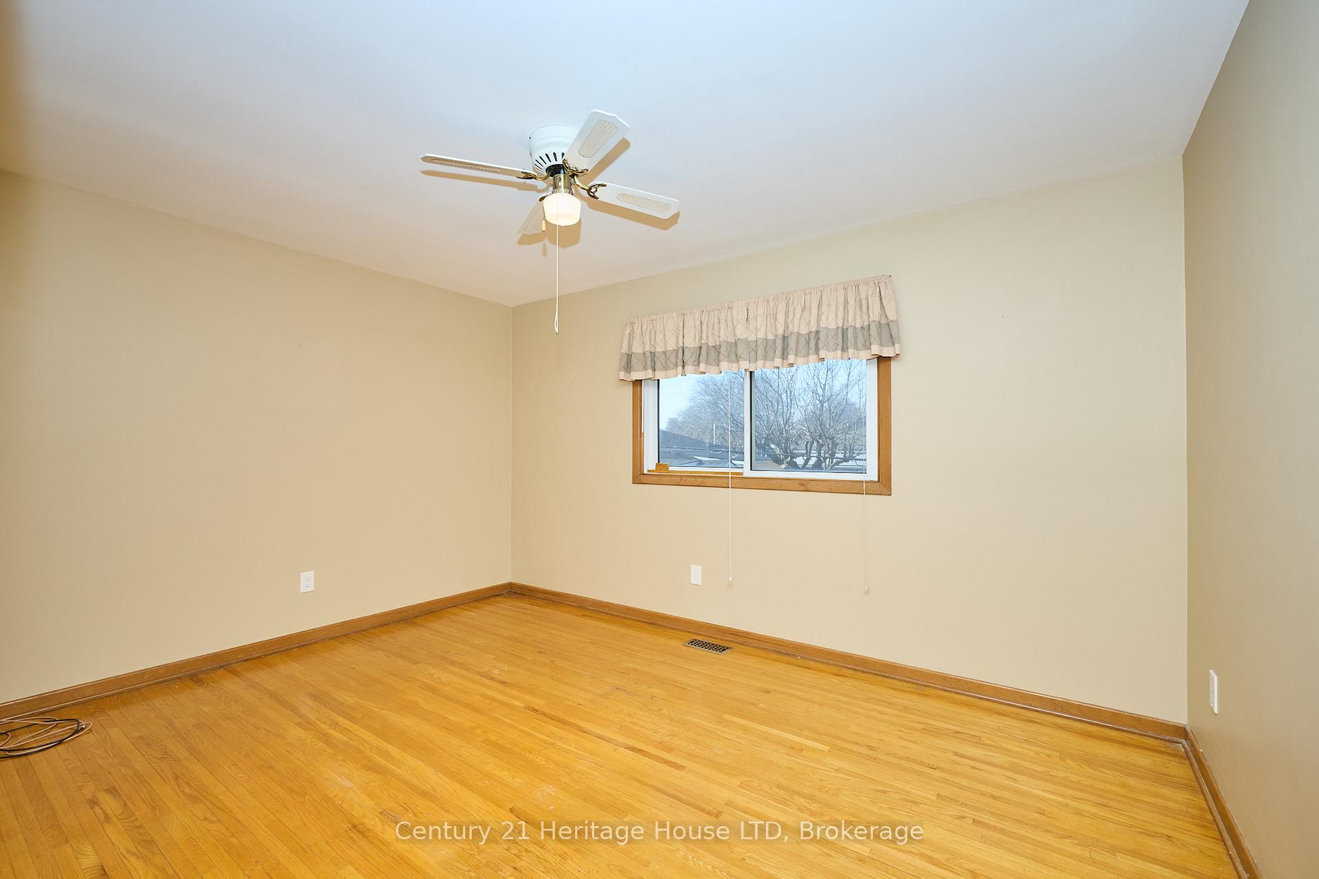 Photo 13 of 55 Windward Street, St. Catharines, Carlton/Bunting — HOMEH