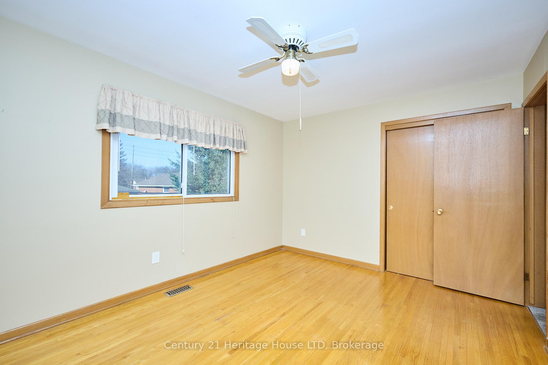 Photo 15 of 55 Windward Street, St. Catharines, Carlton/Bunting — HOMEH