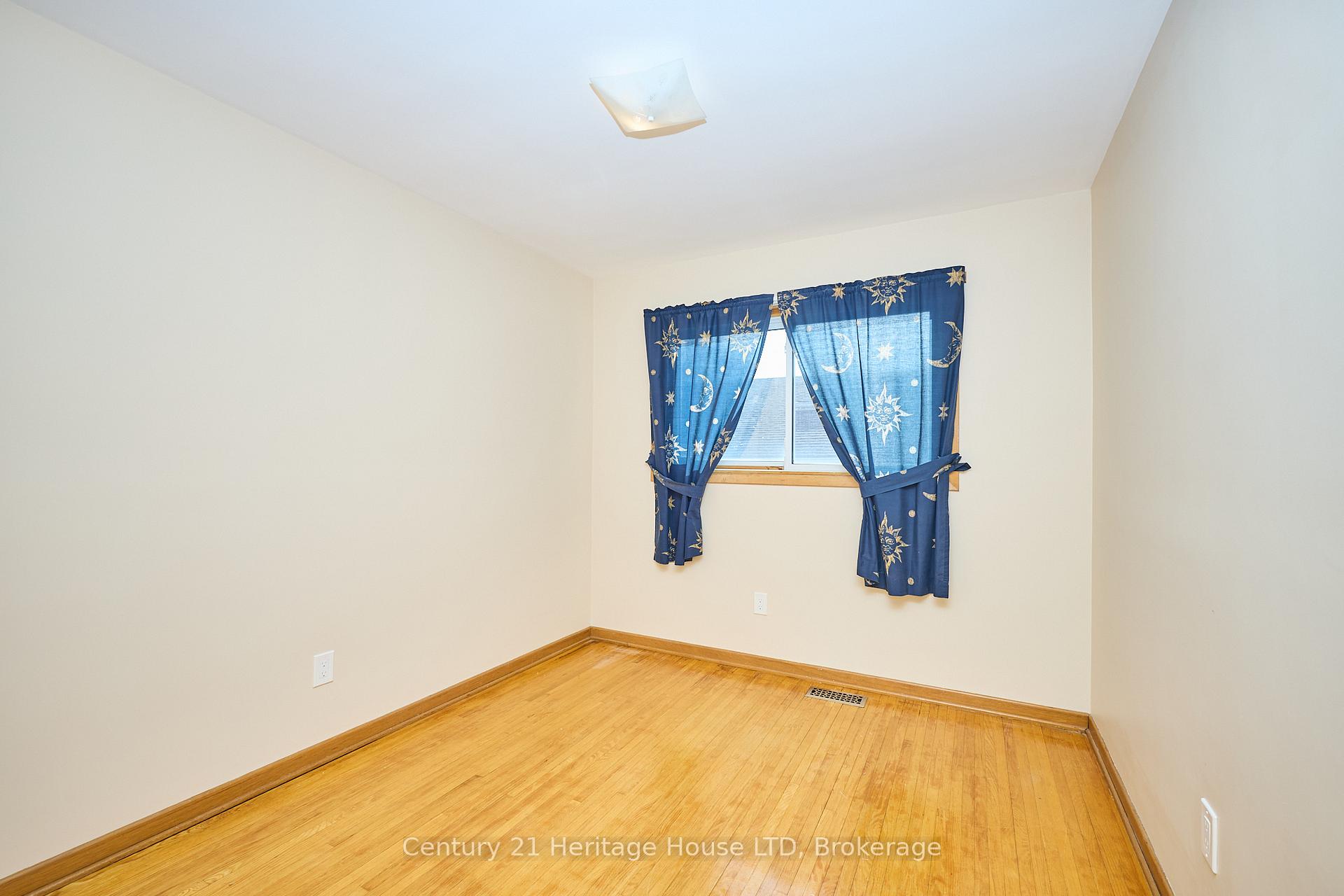Photo 17 of 55 Windward Street, St. Catharines, Carlton/Bunting — HOMEH