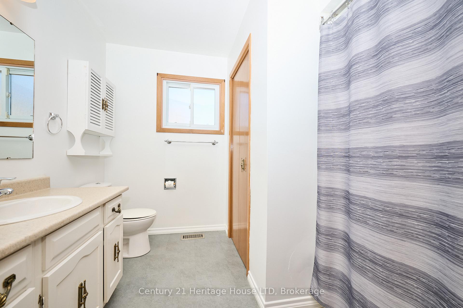 Photo 20 of 55 Windward Street, St. Catharines, Carlton/Bunting — HOMEH