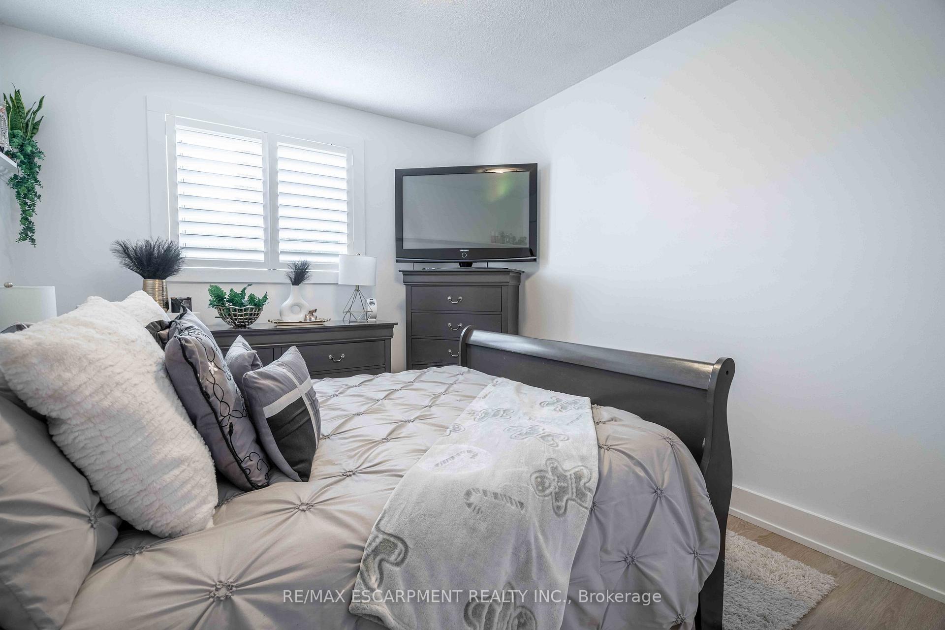 Photo 23 of 35 Quincy Court, Hamilton, Quinndale — HOMEH
