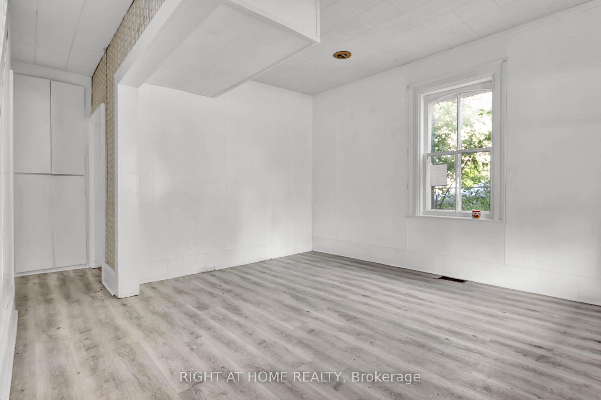 Photo 11 of 378 Main Street, Brock, Beaverton — HOMEH