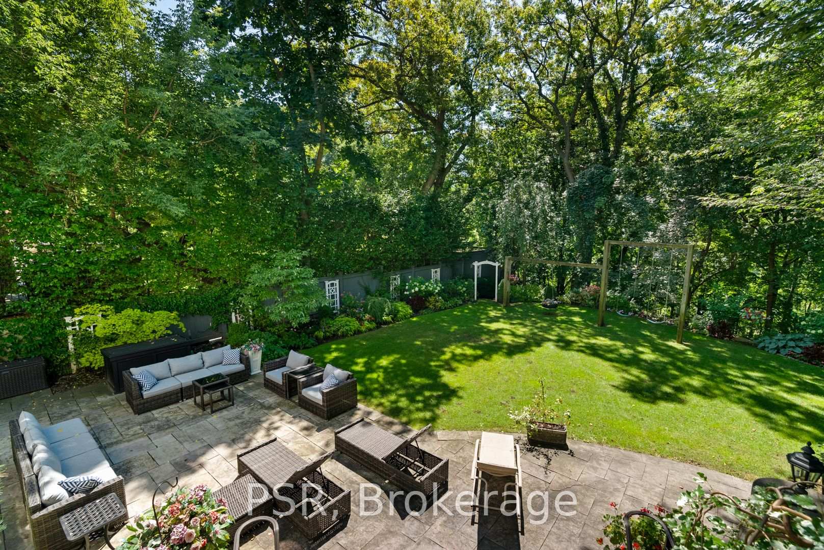 Photo 12 of 37 Strathearn Road, Toronto, Humewood-Cedarvale — HOMEH