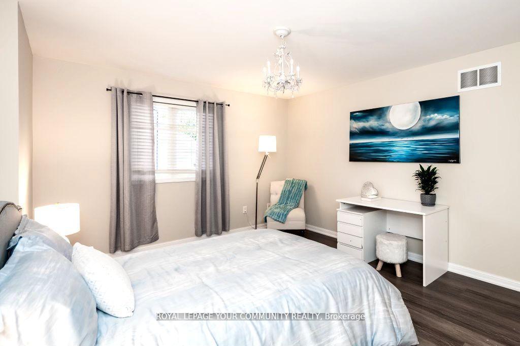 Photo 18 of 116 Winchester Terrace, Barrie, Innis-Shore — HOMEH