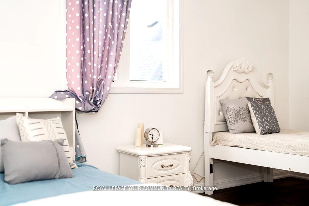 Photo 14 of 116 Winchester Terrace, Barrie, Innis-Shore — HOMEH
