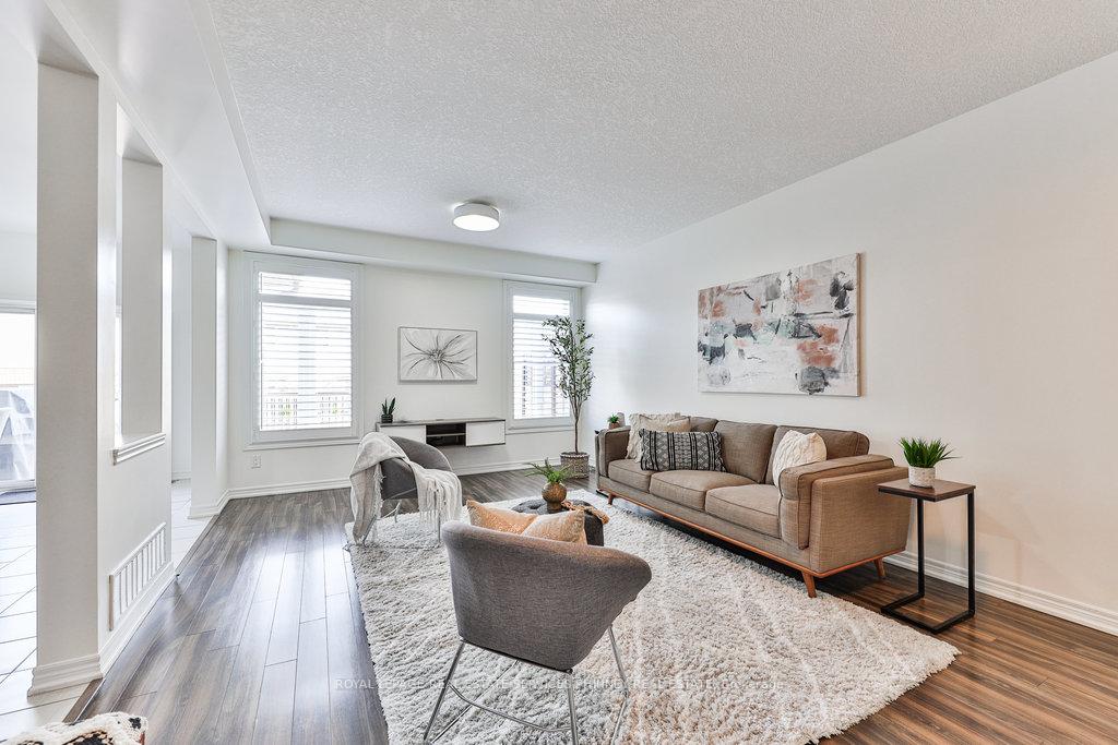 Photo 7 of 20 Cutts Crescent, Hamilton, Binbrook — HOMEH