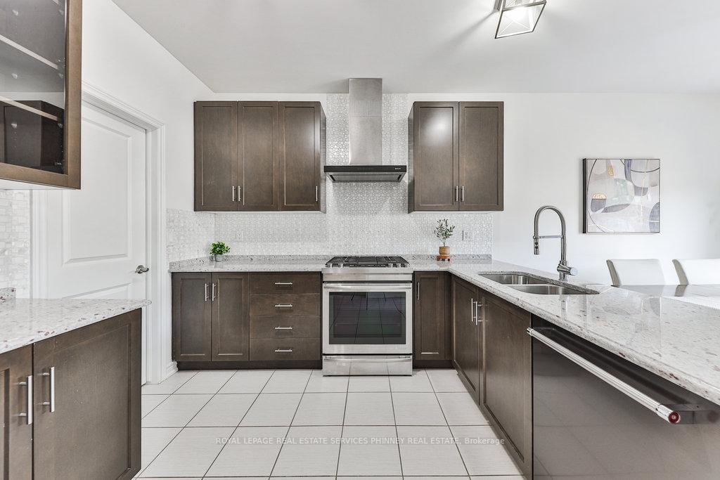 Photo 4 of 20 Cutts Crescent, Hamilton, Binbrook — HOMEH