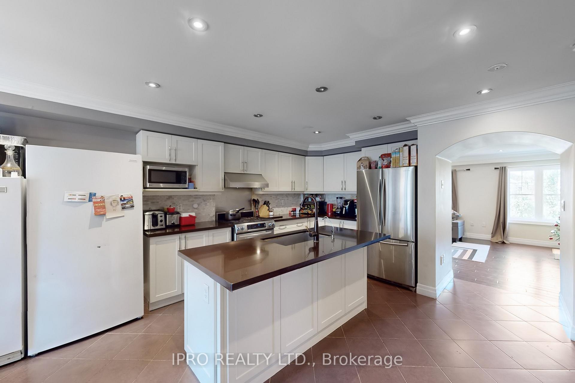 Photo 4 of 41 Bevington Road, Brampton, Northwest Brampton — HOMEH