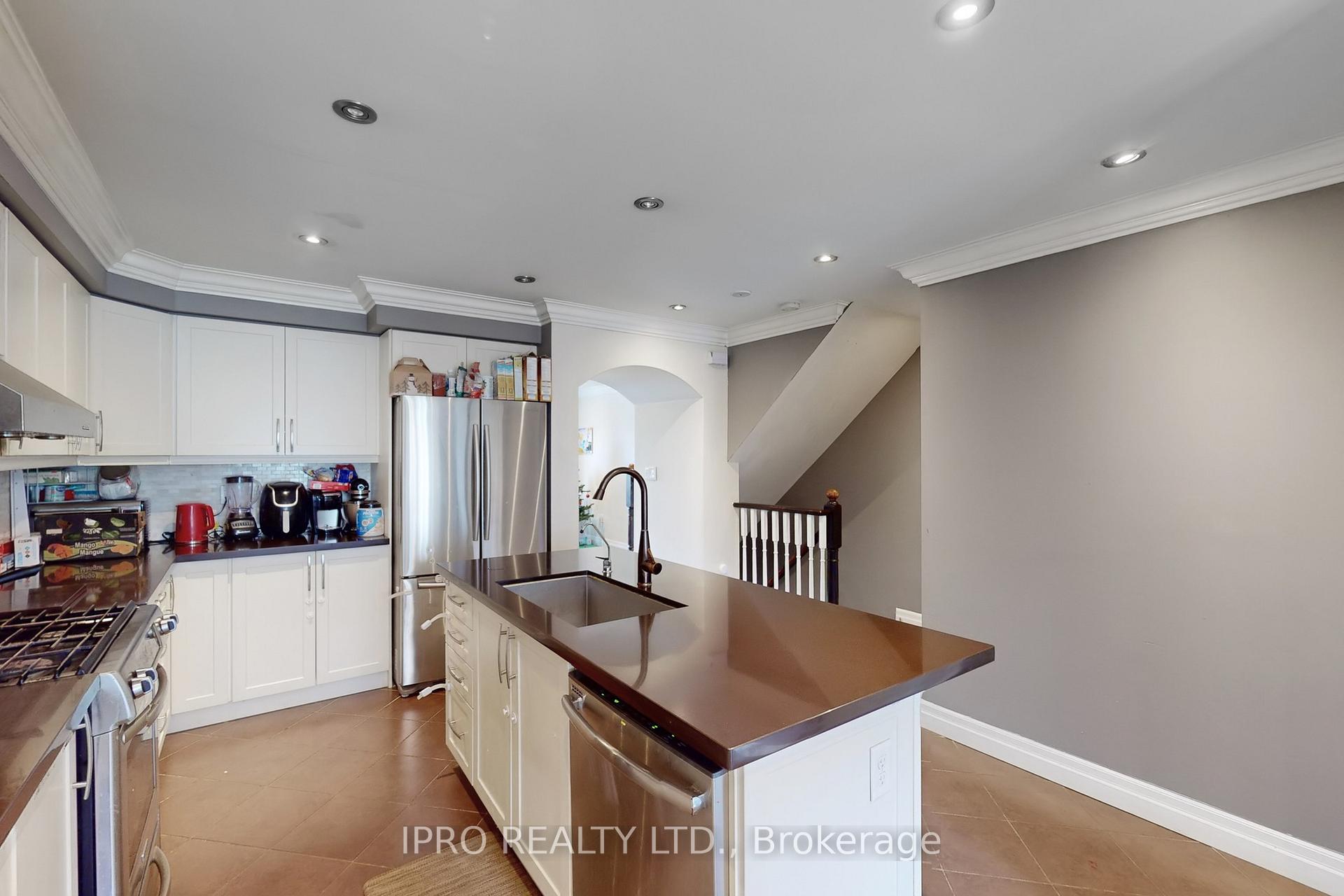 Photo 14 of 41 Bevington Road, Brampton, Northwest Brampton — HOMEH