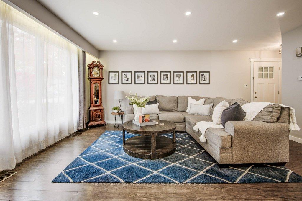 Photo 4 of 48 Hickson Drive, Kitchener — HOMEH