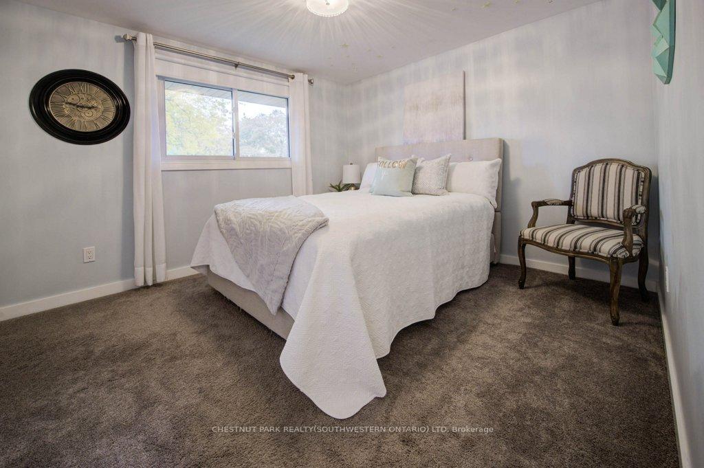 Photo 17 of 48 Hickson Drive, Kitchener — HOMEH