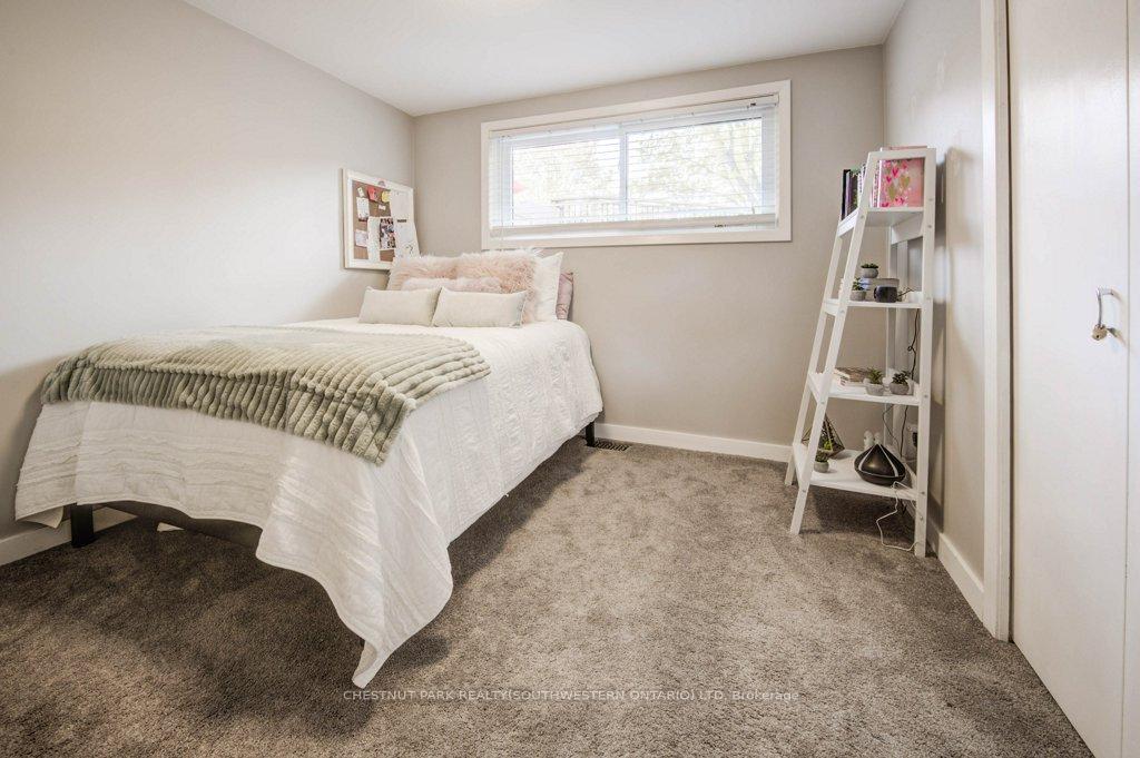 Photo 24 of 48 Hickson Drive, Kitchener — HOMEH