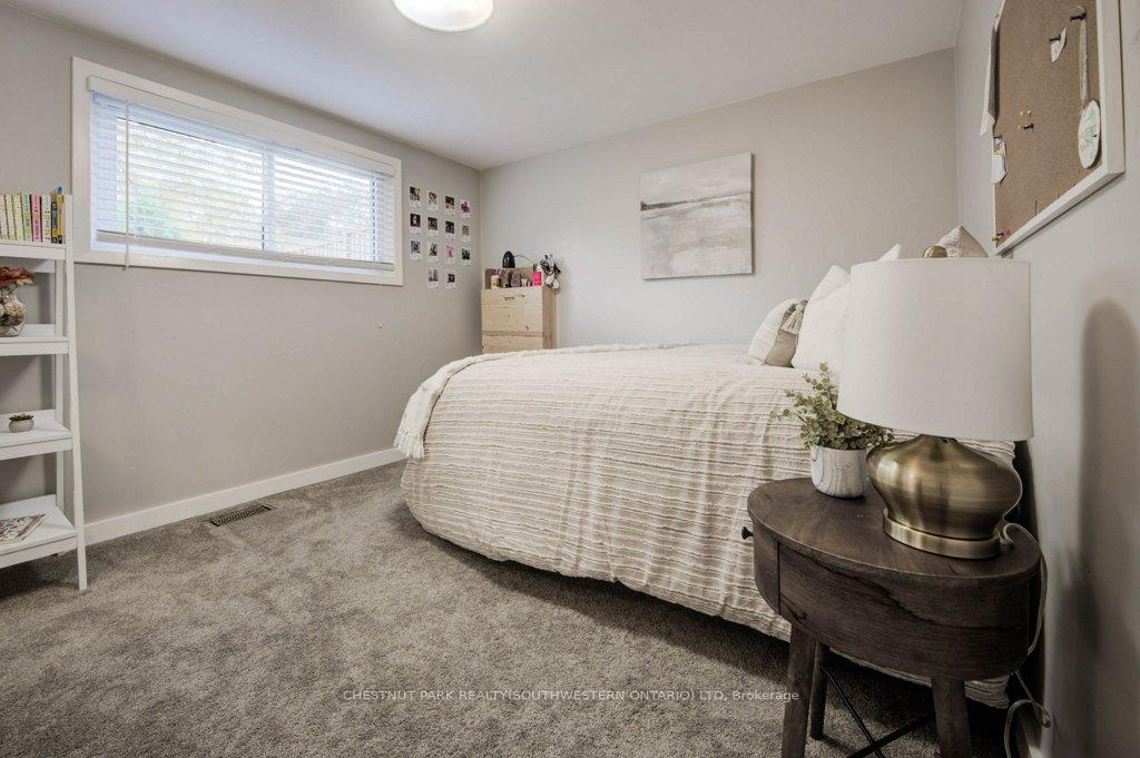 Photo 16 of 48 Hickson Drive, Kitchener — HOMEH