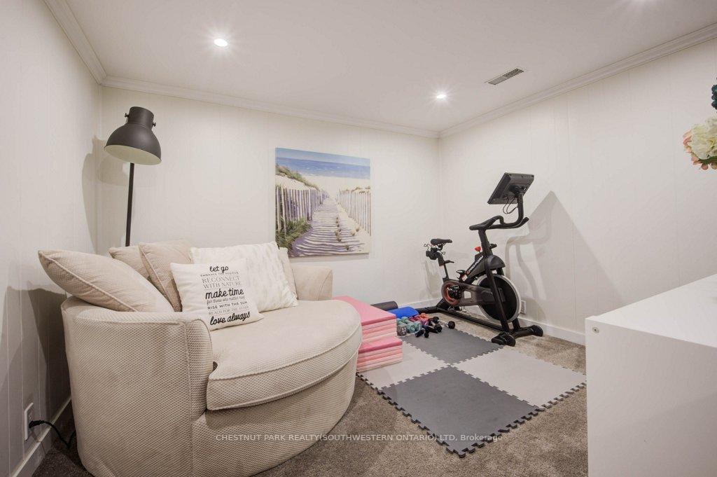 Photo 29 of 48 Hickson Drive, Kitchener — HOMEH