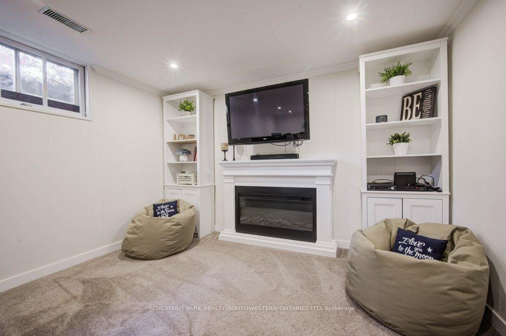 Photo 30 of 48 Hickson Drive, Kitchener — HOMEH