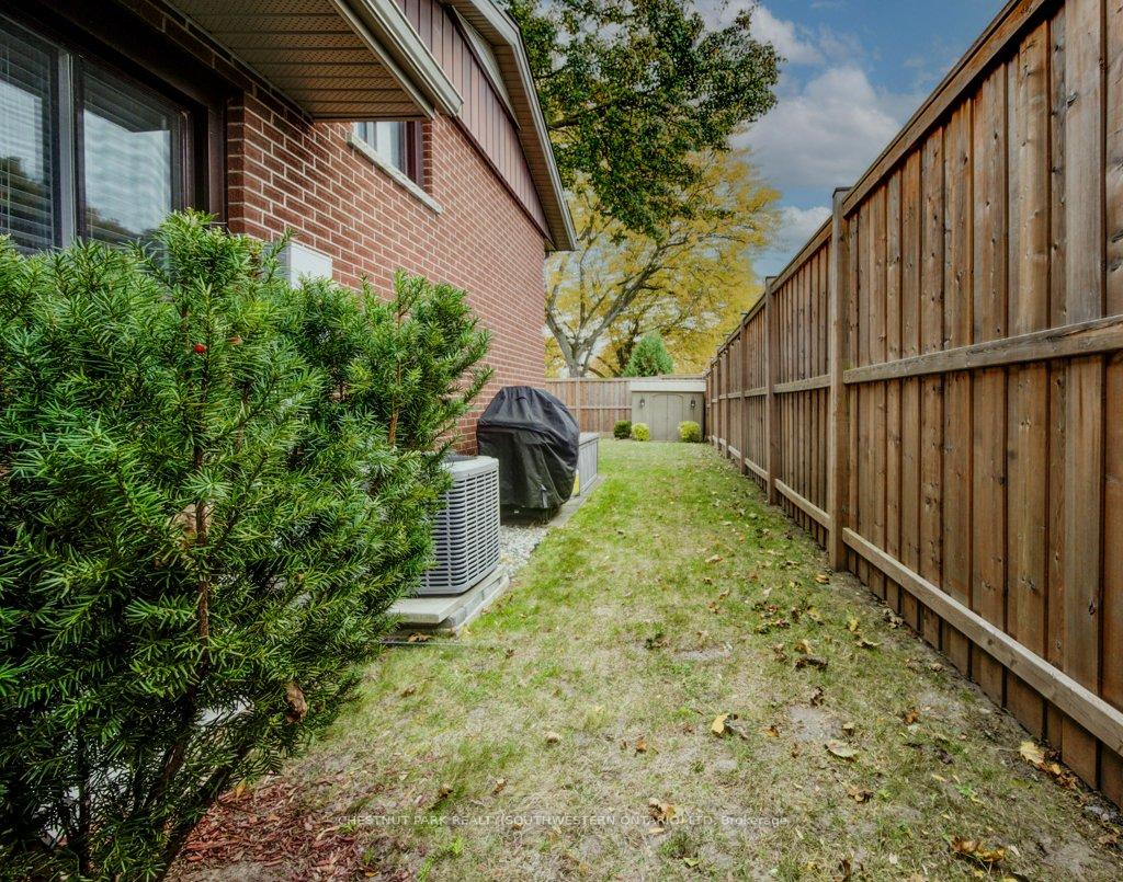 Photo 34 of 48 Hickson Drive, Kitchener — HOMEH