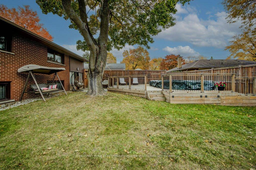 Photo 32 of 48 Hickson Drive, Kitchener — HOMEH
