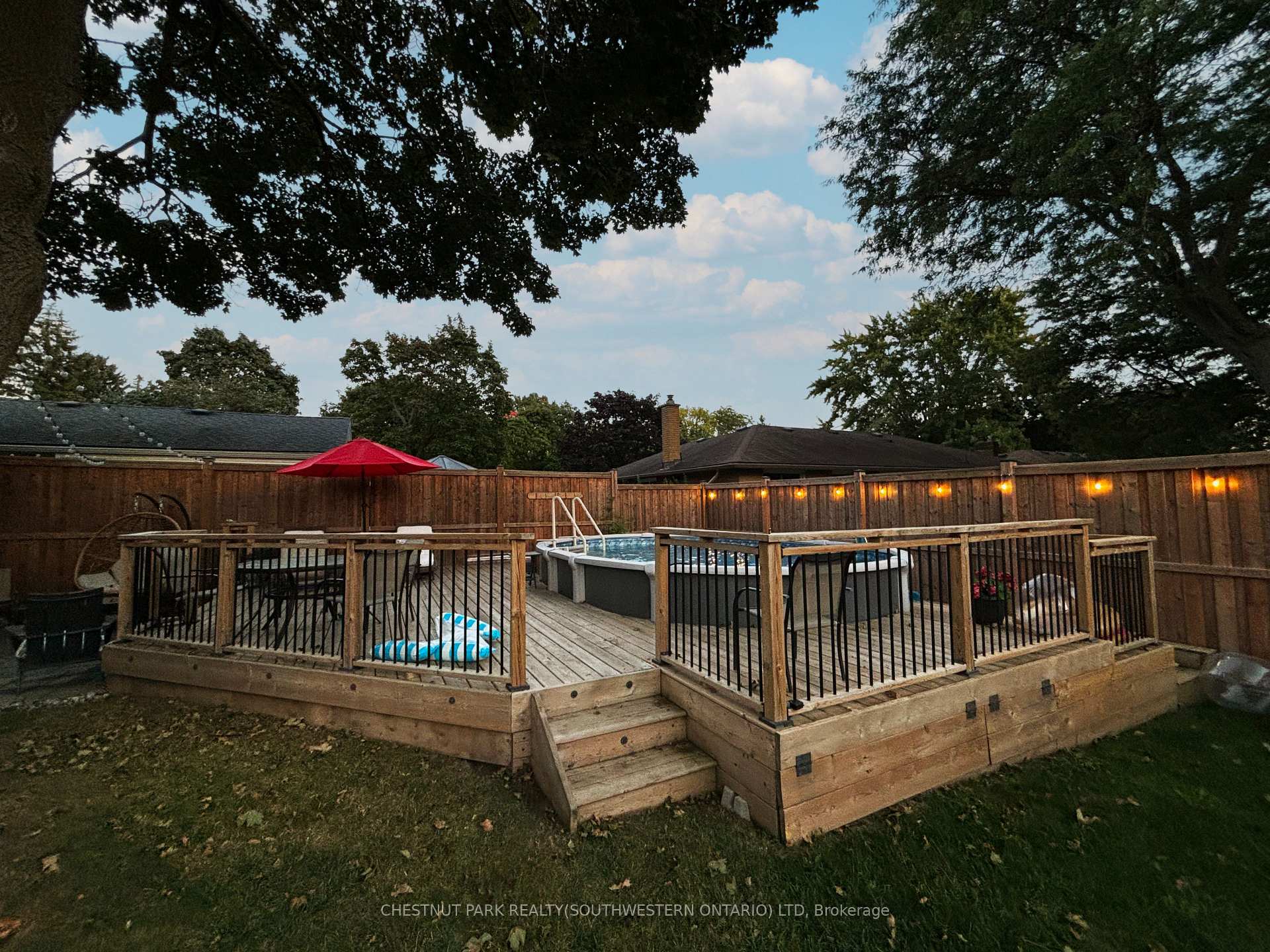 Photo 37 of 48 Hickson Drive, Kitchener — HOMEH