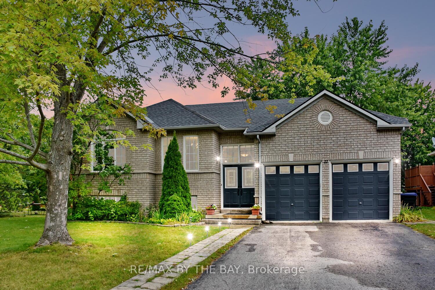 Photo 1 of 22 Silversands Crescent, Wasaga Beach — HOMEH