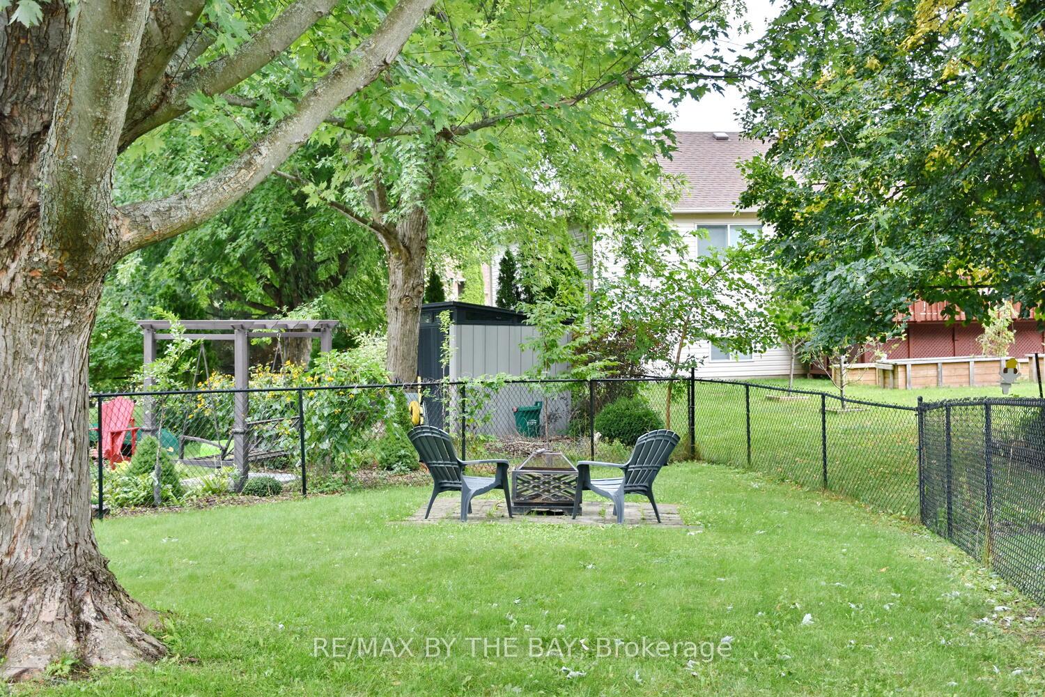 Photo 4 of 22 Silversands Crescent, Wasaga Beach — HOMEH