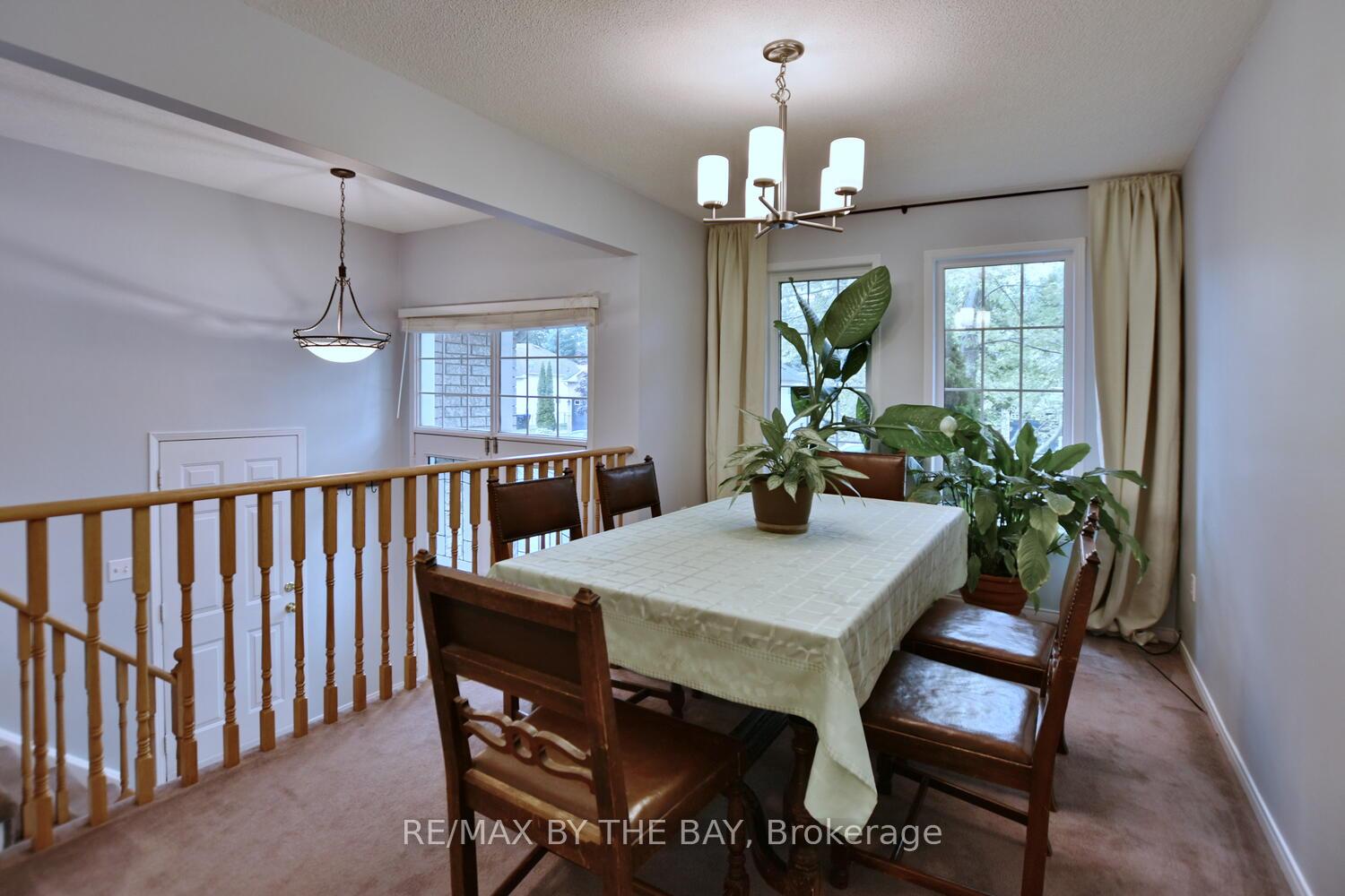 Photo 10 of 22 Silversands Crescent, Wasaga Beach — HOMEH