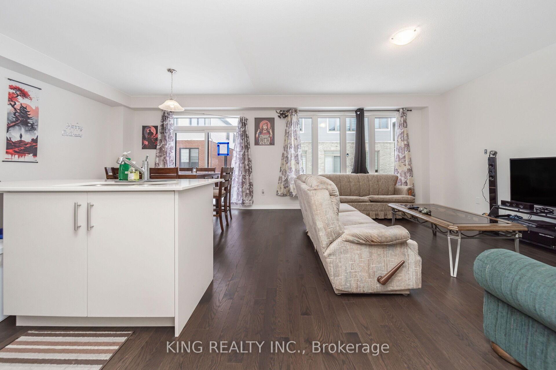 Photo 10 of 52 Gemini Drive, Barrie, Rural Barrie Southeast — HOMEH
