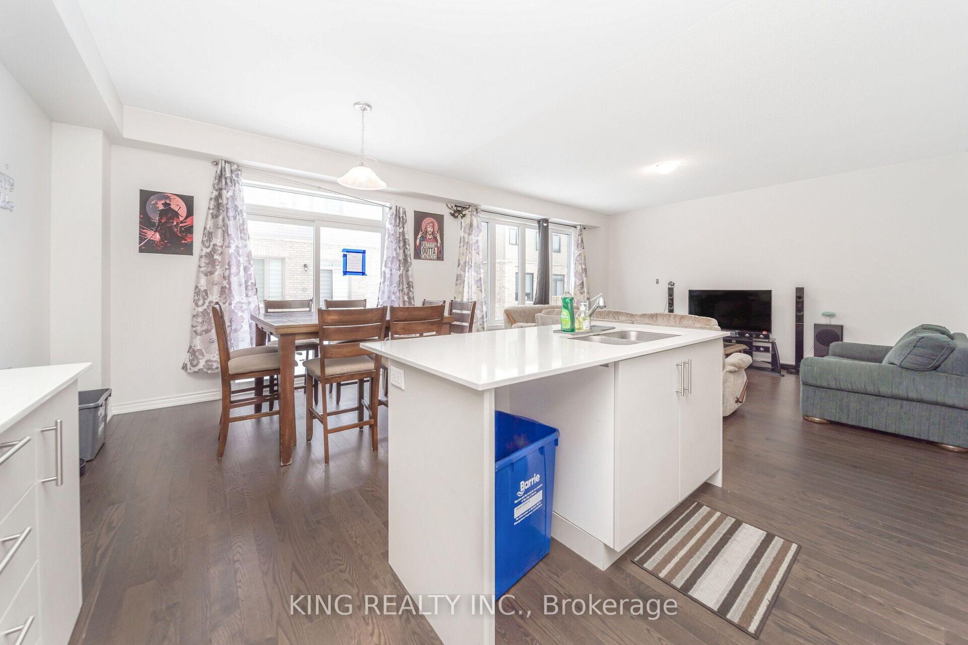 Photo 14 of 52 Gemini Drive, Barrie, Rural Barrie Southeast — HOMEH