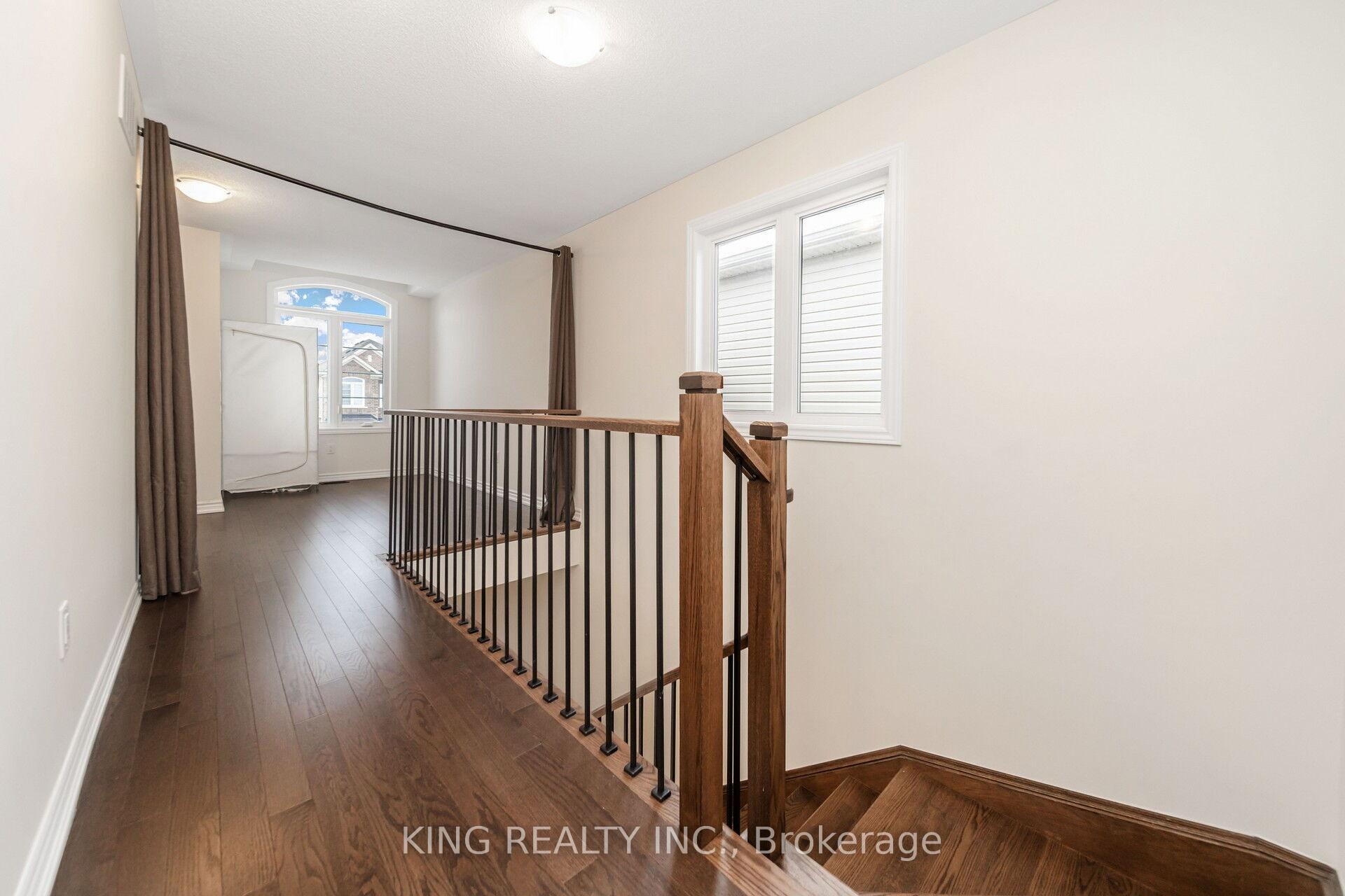 Photo 18 of 52 Gemini Drive, Barrie, Rural Barrie Southeast — HOMEH