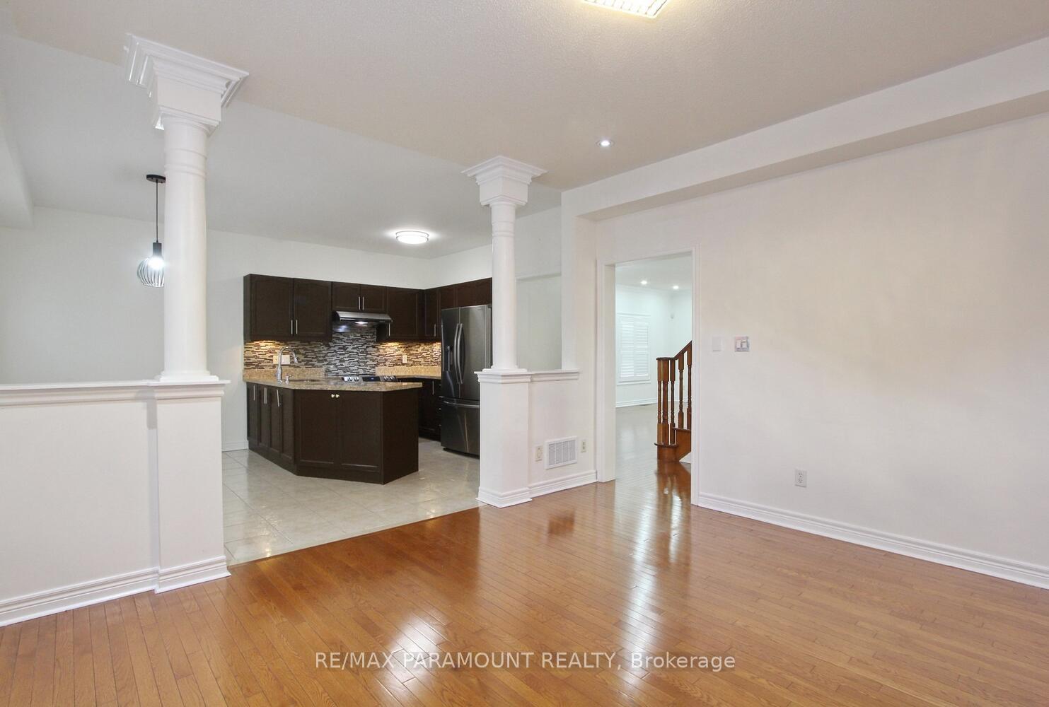Photo 13 of 21 Frobischer Drive, Brampton, Sandringham-Wellington — HOMEH